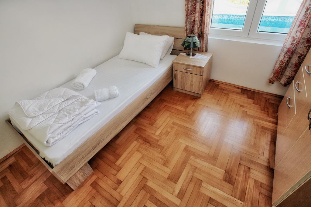 Apartments Villa Happy Mrcevac Екстер'єр фото