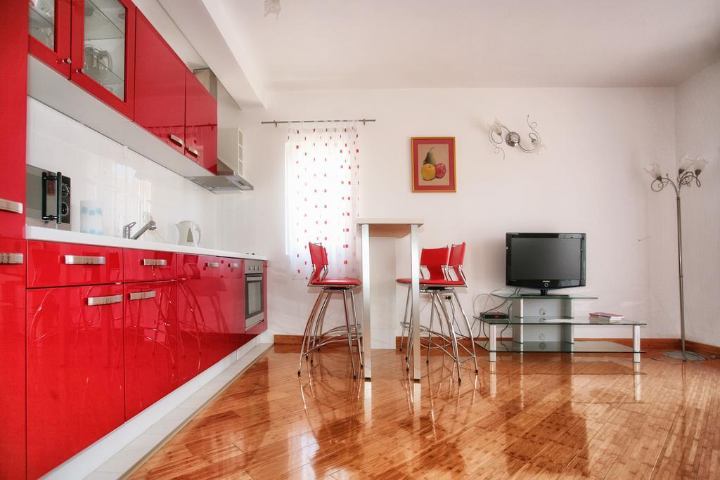 Apartments Villa Happy Mrcevac Екстер'єр фото
