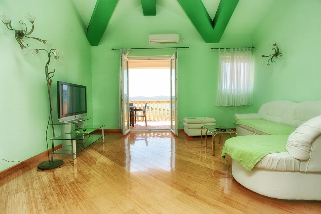 Apartments Villa Happy Mrcevac Екстер'єр фото