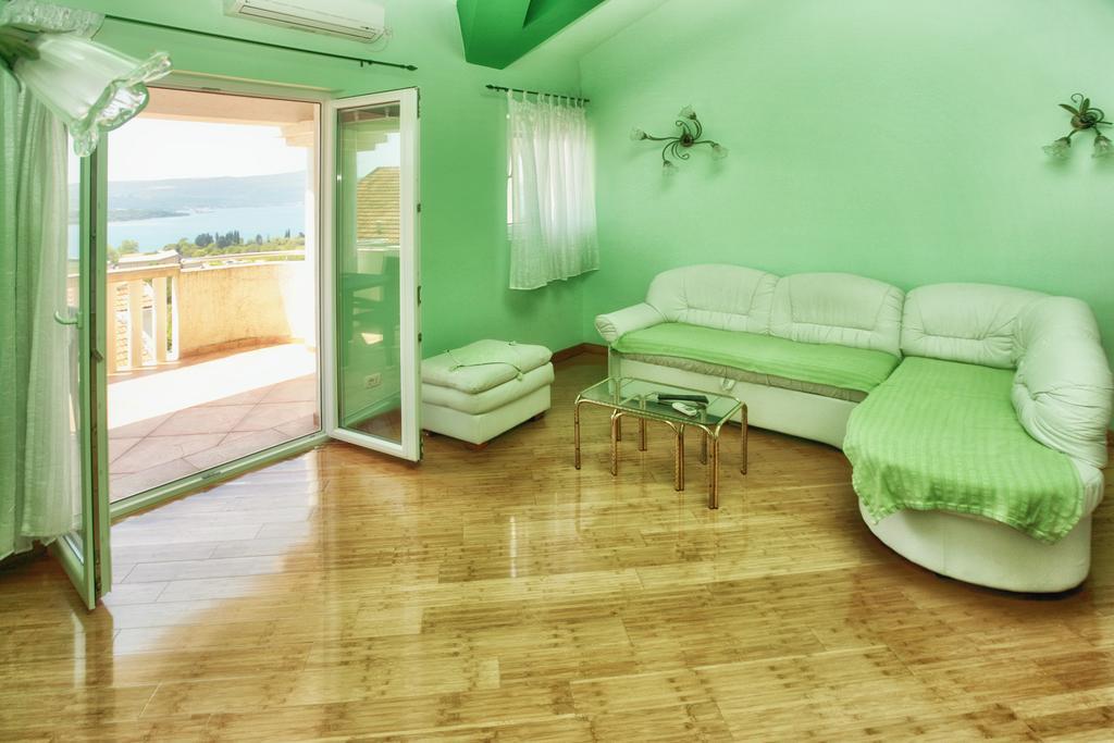 Apartments Villa Happy Mrcevac Екстер'єр фото