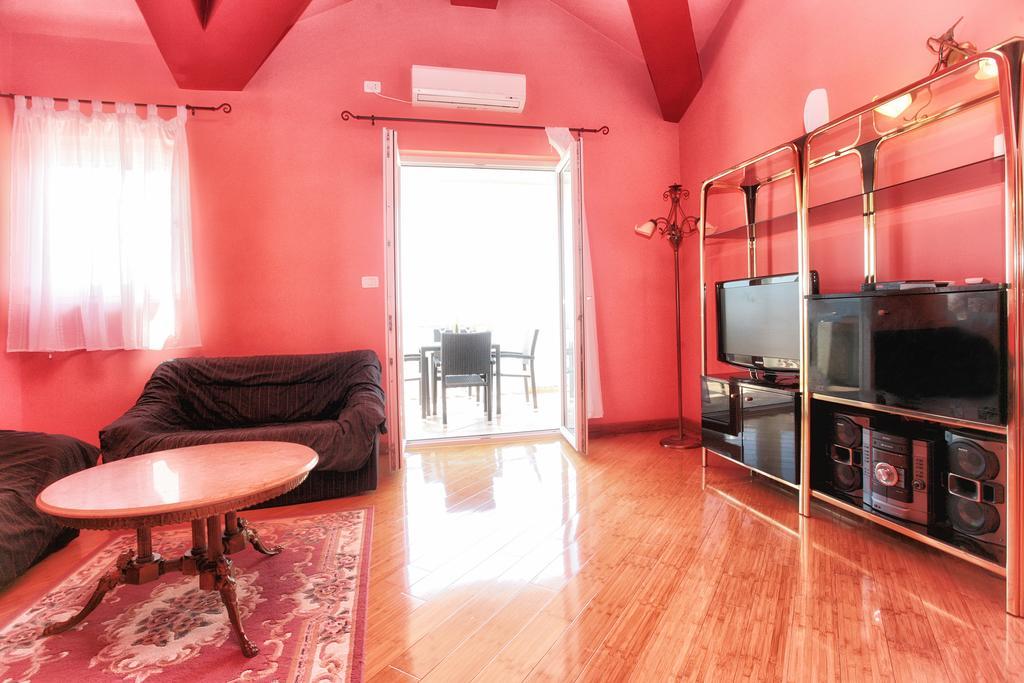 Apartments Villa Happy Mrcevac Екстер'єр фото