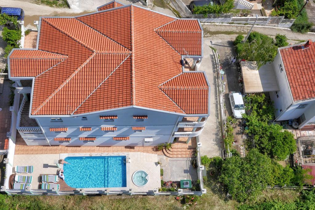 Apartments Villa Happy Mrcevac Екстер'єр фото