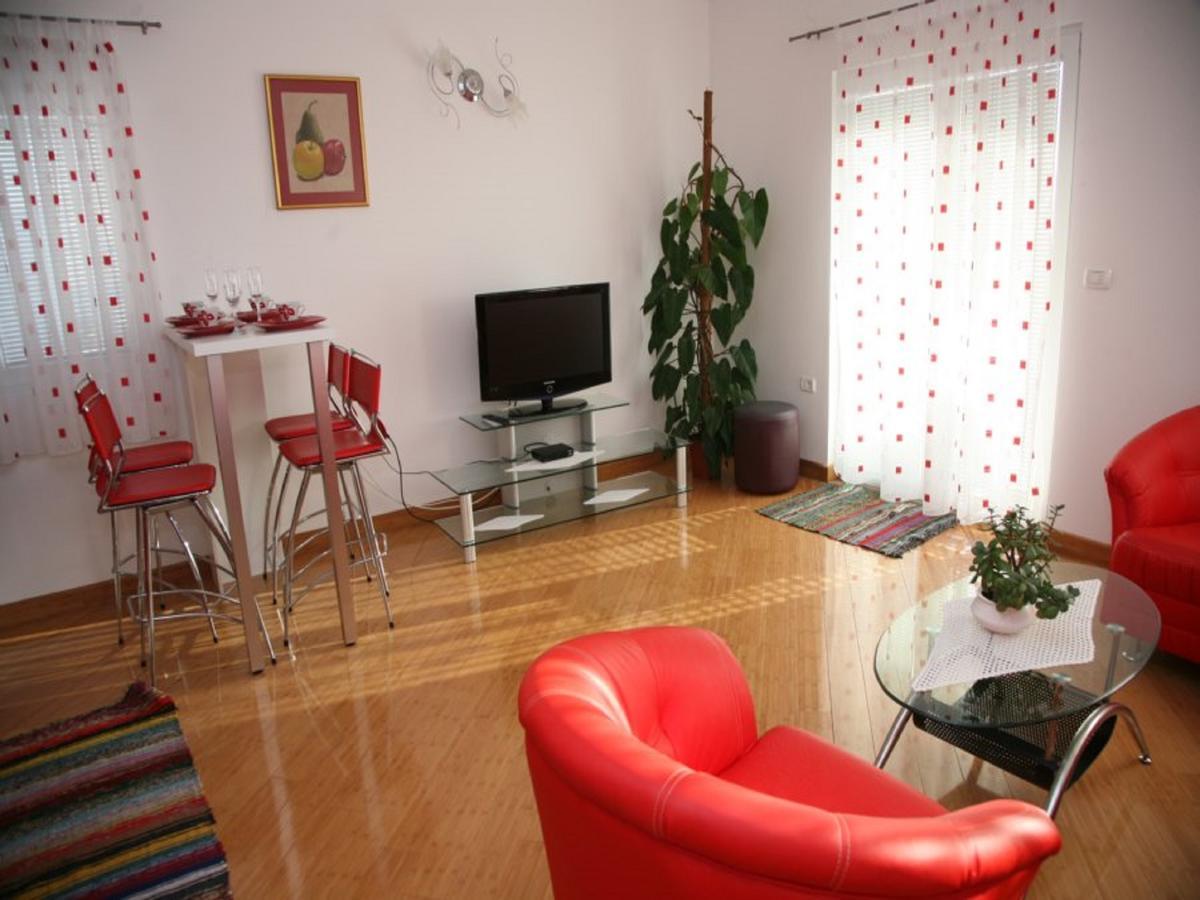 Apartments Villa Happy Mrcevac Екстер'єр фото