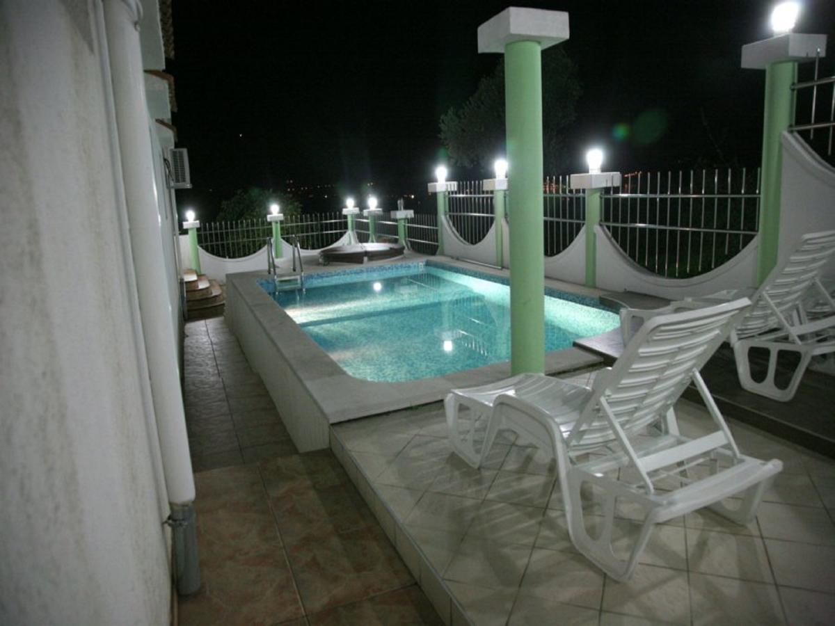 Apartments Villa Happy Mrcevac Екстер'єр фото